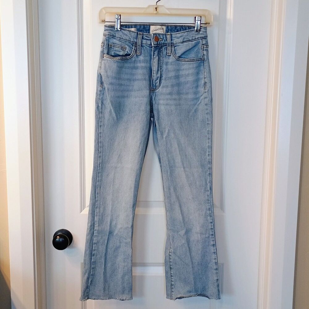 Universal Thread Womenās Ankle Bootcut Jeans Size 0 Regular Light Wash Denim